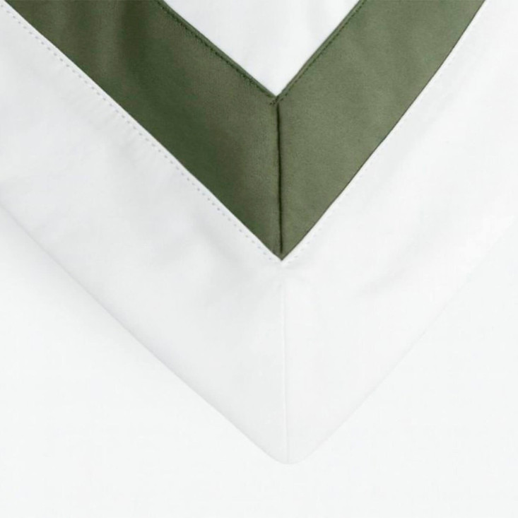 Наволочки мако-сатин 50х70 Alpine Pine Green Allure Grass German Grass с широкой отделкой