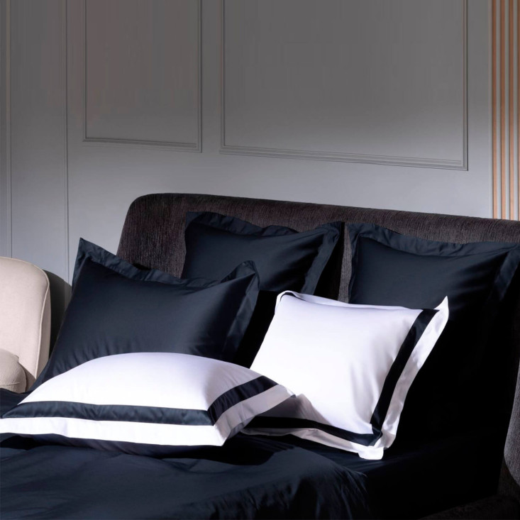 Наволочки мако-сатин 50х70 Alpine Dark Onyx Allure Grass German Grass с широкой отделкой