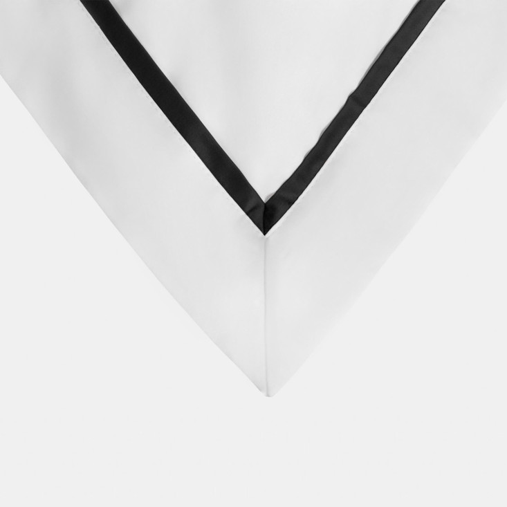 Наволочки мако-сатин 50х70 Alpine Dark Onyx Allure Grass German Grass с узкой отделкой