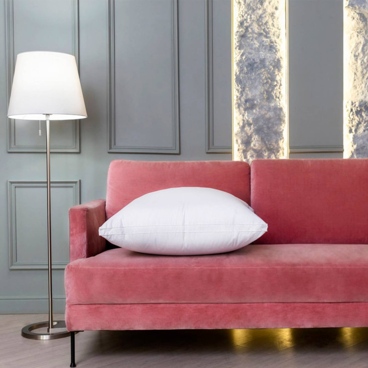 Подушка пуховая 70х70 трехкамерная 3D с бортиком White Familie Down German Grass