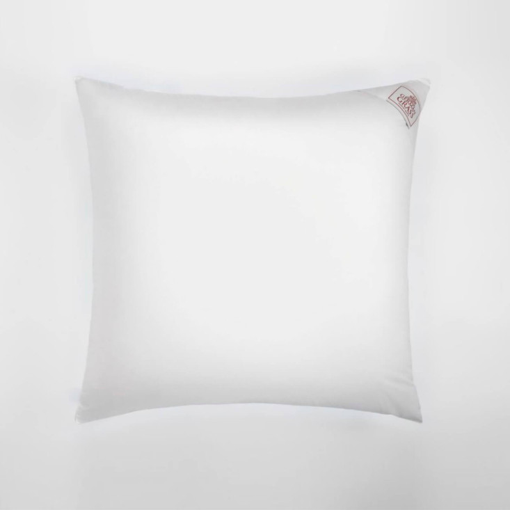 Подушка пуховая 70х70 трехкамерная 3D с бортиком White Familie Down German Grass