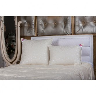 Подушка Тесса 70x70 Легкие сны в магазине Люкс Постель