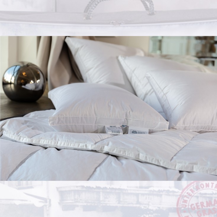 Подушка пуховая 70х70 с бортиком White Familie Down