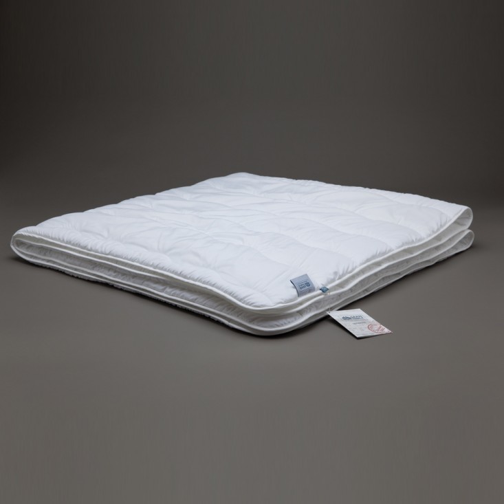 Одеяло 1,5 спальное 140х205 всесезонное German Grass 60C Familie Stopallergy