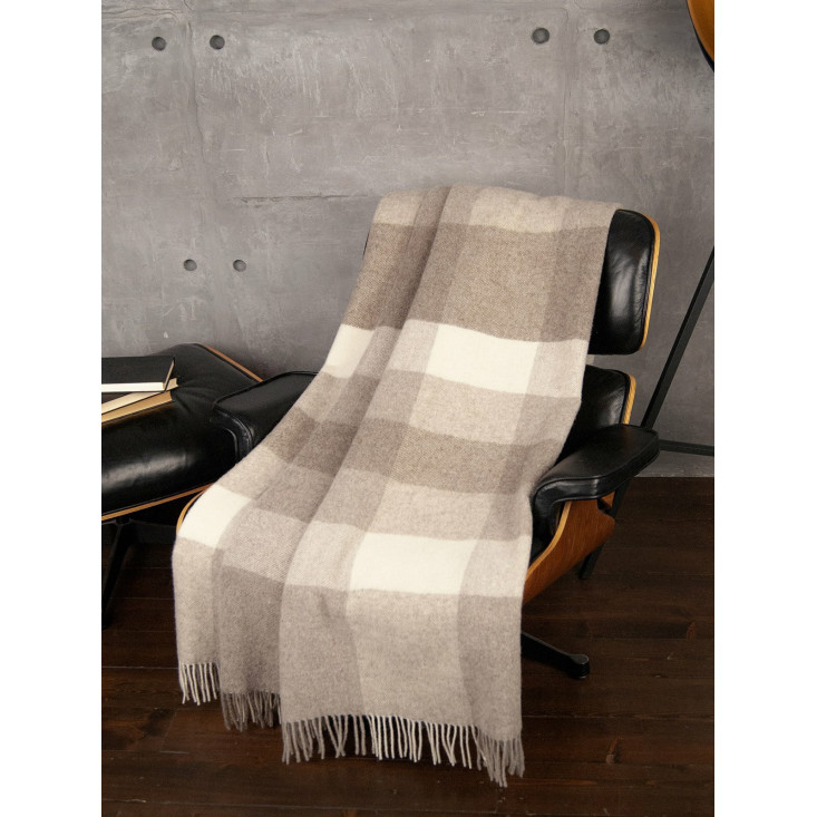 Шерстяной плед монгольские ягнята Litvilas Eli бежевая клетка