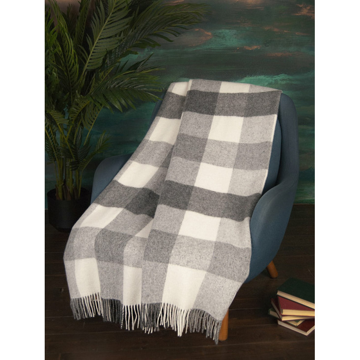 Шерстяной плед новозеландские ягнята Avinamas Agne светло серый