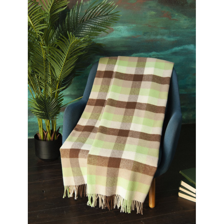 Шерстяной плед новозеландские ягнята Avinamas Thomas коричнево-зеленый