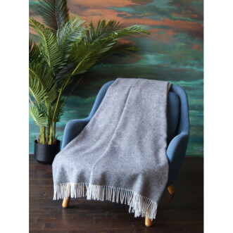 Шерстяной плед новозеландские ягнята Avinamas Janina серый