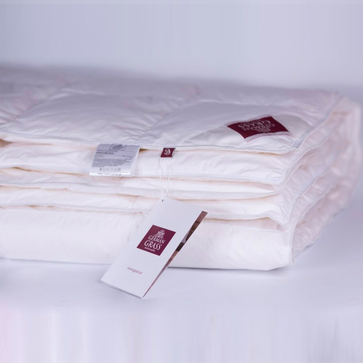 Одеяло всесезонное 1,5 спальное 140х205 Grand Down German Grass