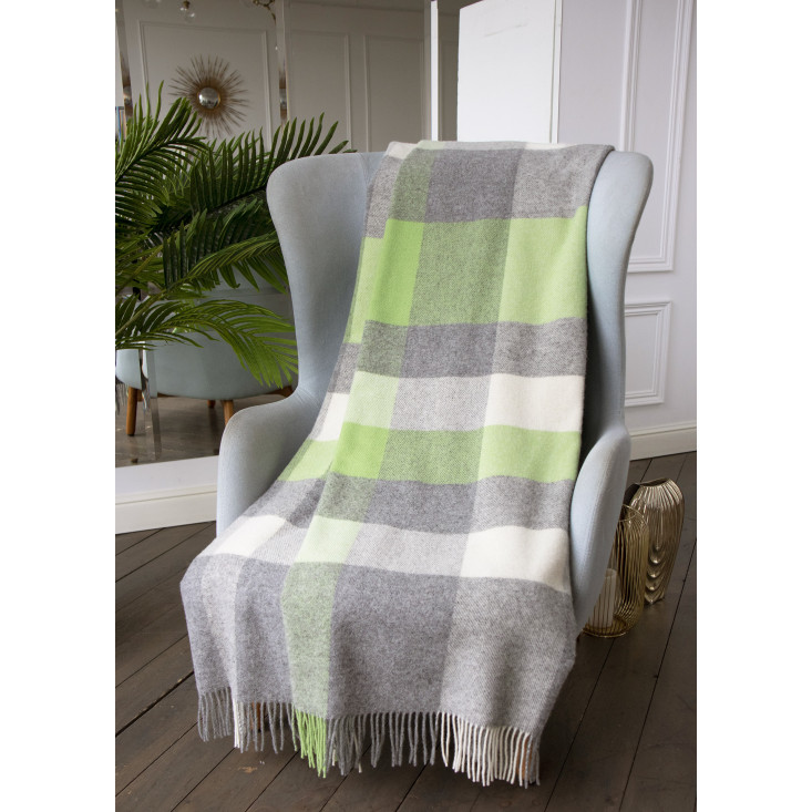 Шерстяной плед монгольские ягнята Litvilas Eli зеленые полоски