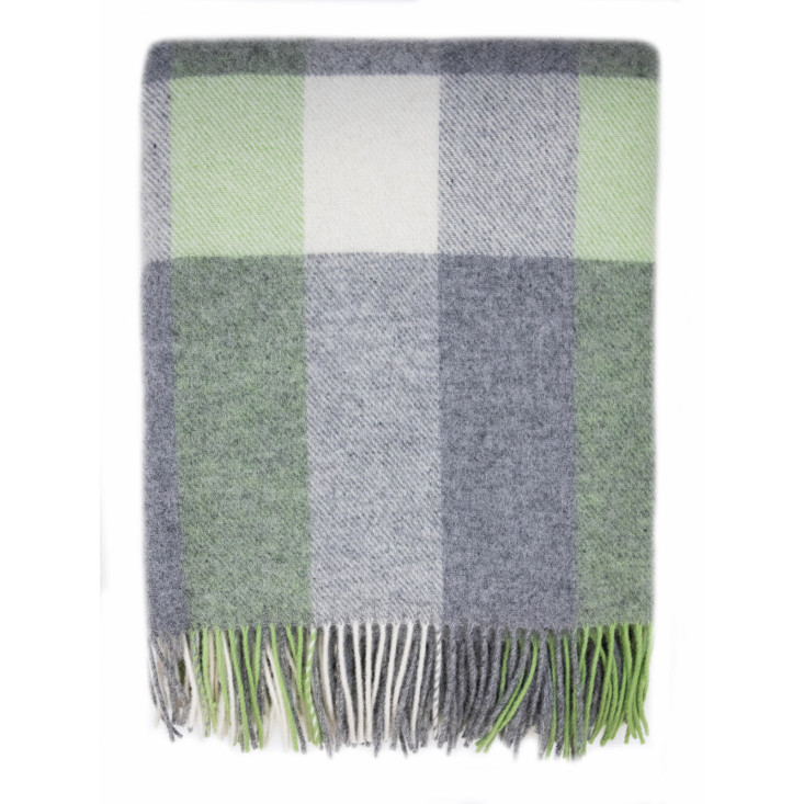 Шерстяной плед монгольские ягнята Litvilas Eli зеленые полоски