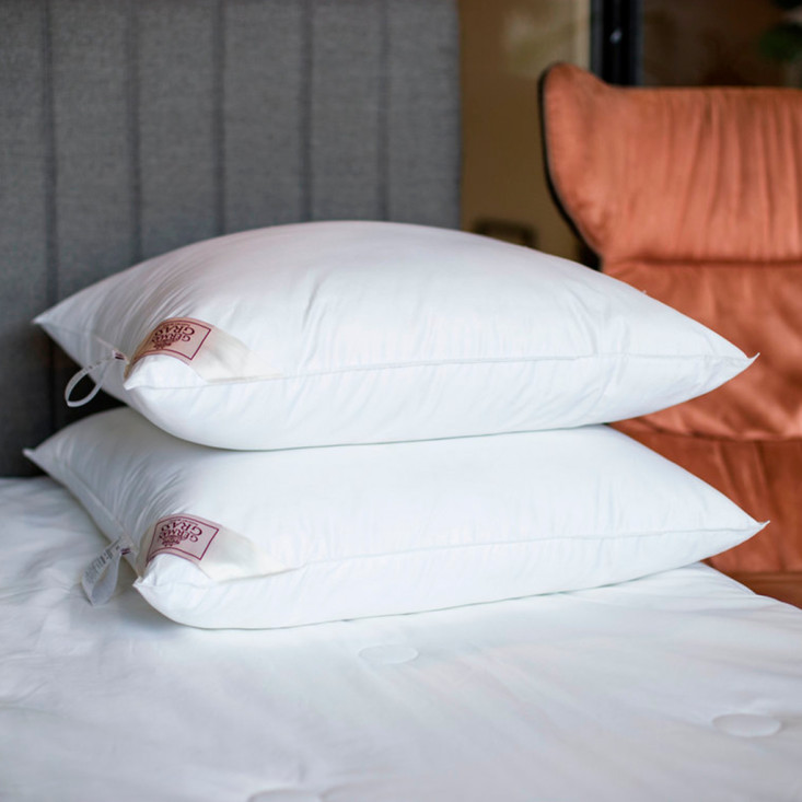 Подушка шелковая 70х70 Luxury Silk мягкая