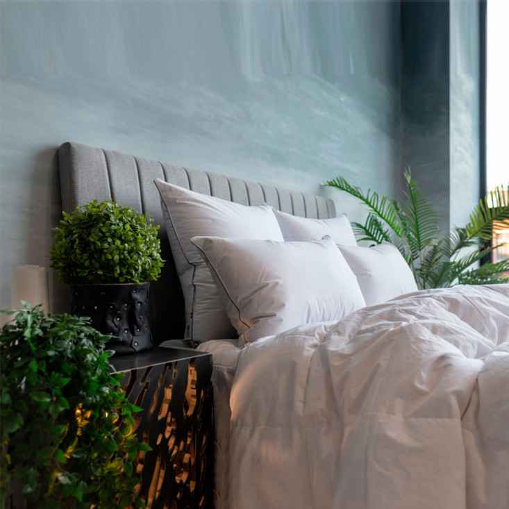 Подушка пуховая 70х70 Gray Familie Down