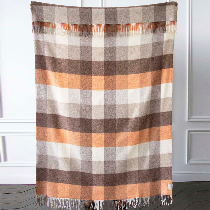 Шерстяной плед монгольские ягнята Litvilas Palanga палисандр