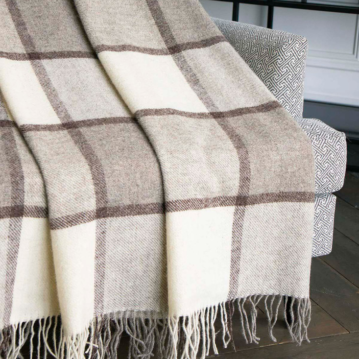 Шерстяной плед Avinamas Maya кешью