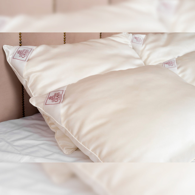 Подушка шелковая 50х70 German Grass Great Silk мягкая