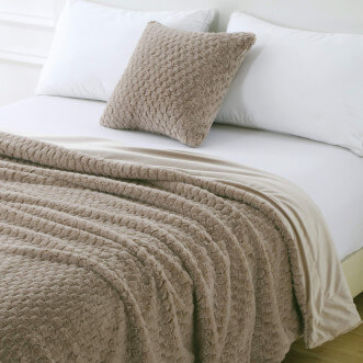 Плед искусственный мех Sofi De Marko Аврил беж - купить по низким ценам в Lux-Postel.com