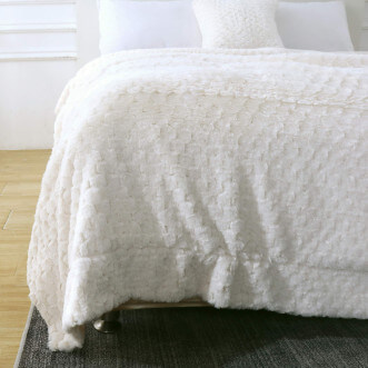 Плед искусственный мех Sofi De Marko Аврил молоко - купить по низким ценам в Lux-Postel.com