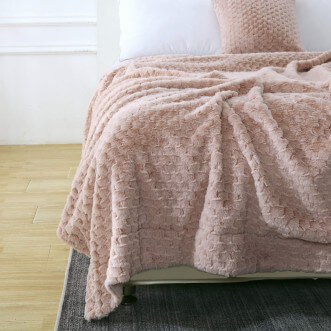 Плед искусственный мех Sofi De Marko Аврил пудра - купить по низким ценам в Lux-Postel.com