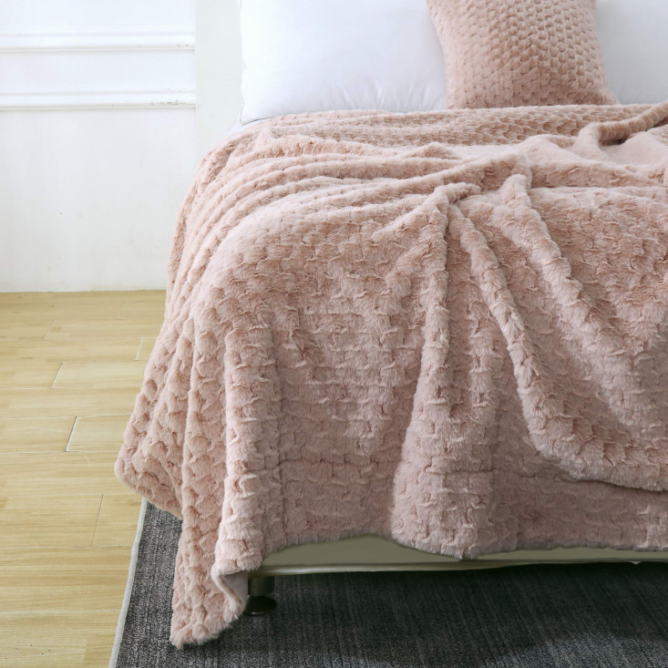 Плед искусственный мех Sofi De Marko Аврил пудра