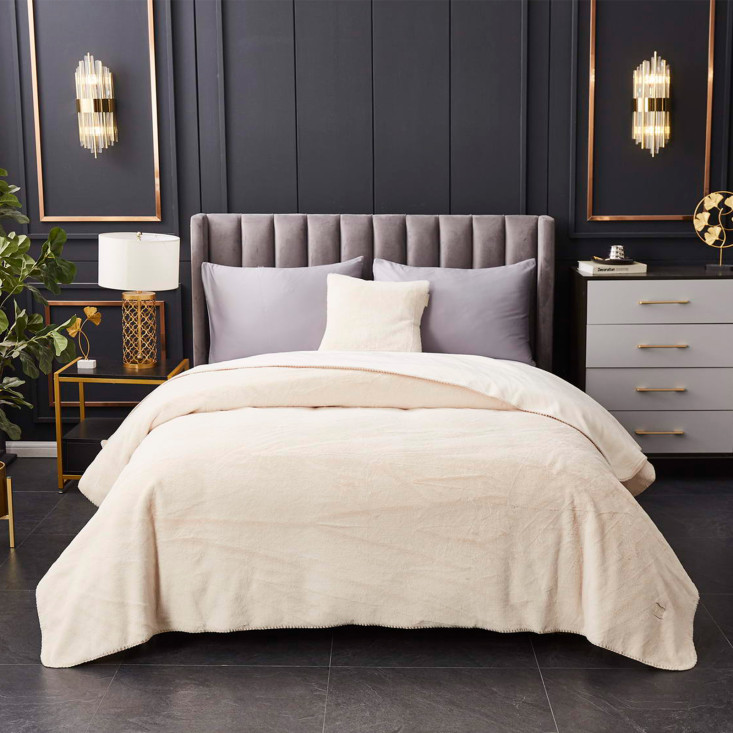 Плед искусственный мех Sofi De Marko Антуан молоко