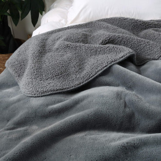 Плед искусственный мех Sofi De Marko Аурелия антрацит - купить по низким ценам в Lux-Postel.com