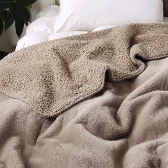 Плед искусственный мех Sofi De Marko Аурелия беж - купить по низким ценам в Lux-Postel.com