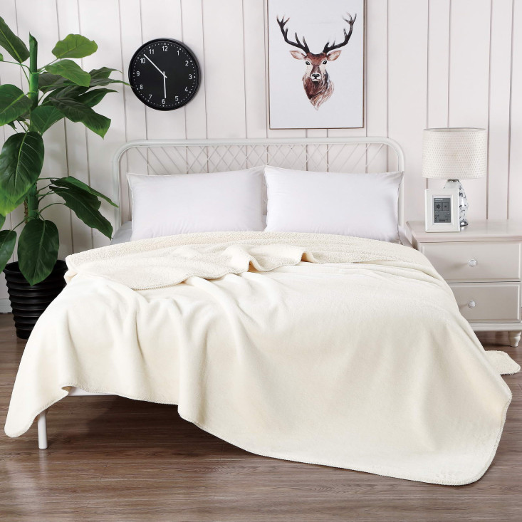 Плед искусственный мех Sofi De Marko Аурелия молоко