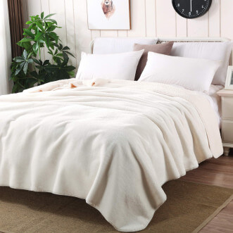 Плед искусственный мех Sofi De Marko Аурелия молоко - купить по низким ценам в Lux-Postel.com