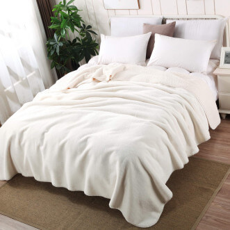 Плед искусственный мех Sofi De Marko Аурелия молоко - купить по низким ценам в Lux-Postel.com