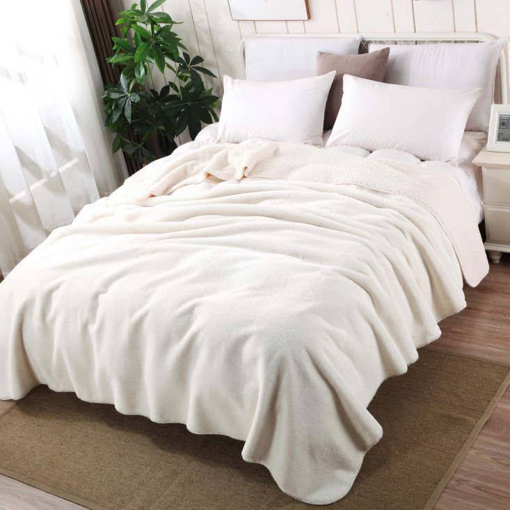 Плед искусственный мех Sofi De Marko Аурелия молоко