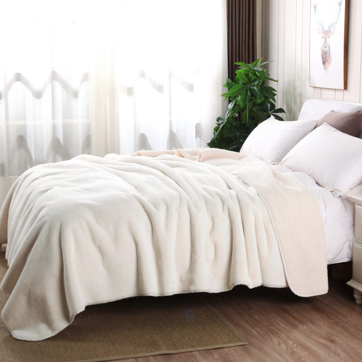 Плед искусственный мех Sofi De Marko Аурелия молоко