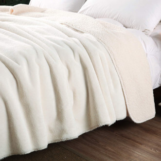 Плед искусственный мех Sofi De Marko Аурелия молоко - купить по низким ценам в Lux-Postel.com