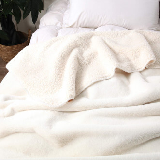 Плед искусственный мех Sofi De Marko Аурелия молоко - купить по низким ценам в Lux-Postel.com