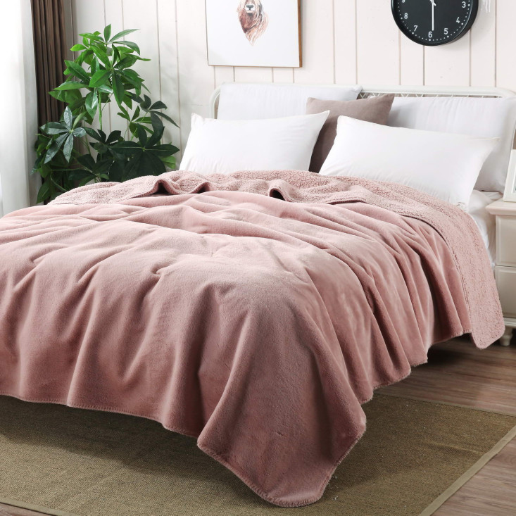 Плед искусственный мех Sofi De Marko Аурелия пудра