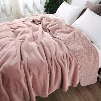 Плед искусственный мех Sofi De Marko Аурелия пудра - купить по низким ценам в Lux-Postel.com