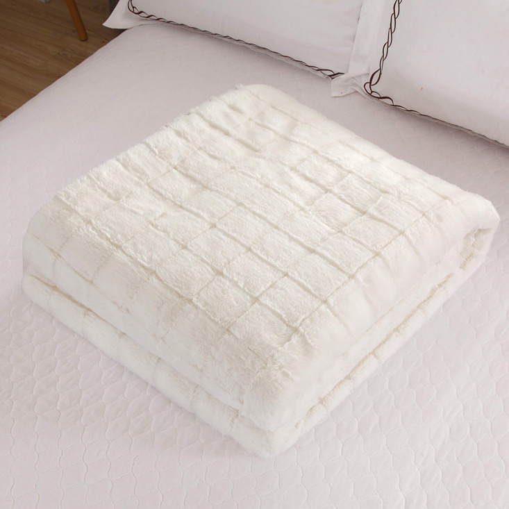 Плед искусственный мех Sofi De Marko Мадлен белый