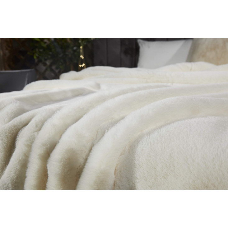 Плед искусственный мех Sofi De Marko Ричард молоко - купить по низким ценам в Lux-Postel.com