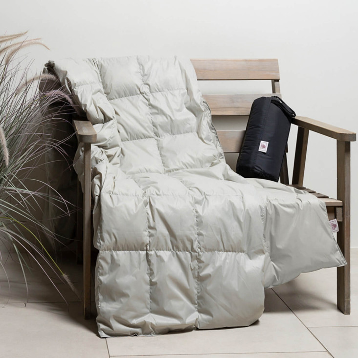 Дорожное пуховое одеяло 140х200 Travel Plaid Grass grey German Grass