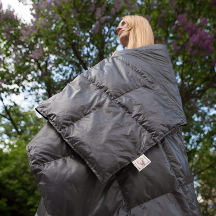 Дорожное пуховое одеяло 140х200 Travel Plaid Grass Graphite German Grass