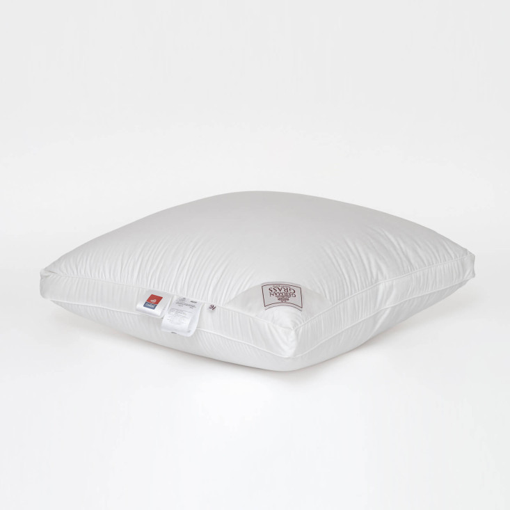 Подушка пуховая 70х70 трехкамерная 3D с бортиком Thermo Down Grass German Grass упругая с терморегуляцией