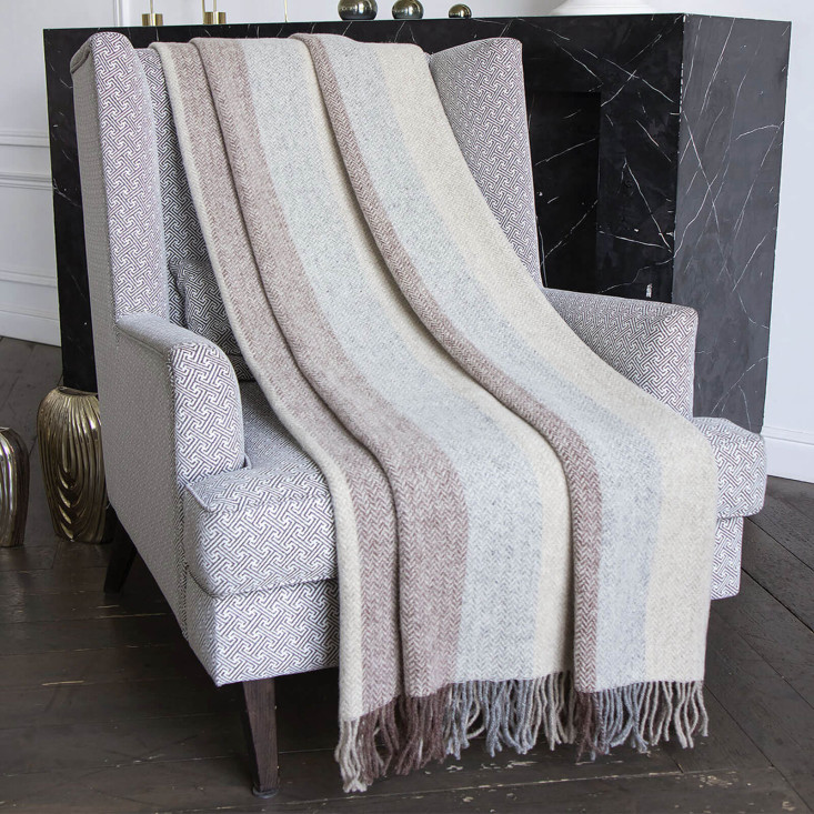 Шерстяной плед монгольские ягнята Litvilas Neman весна