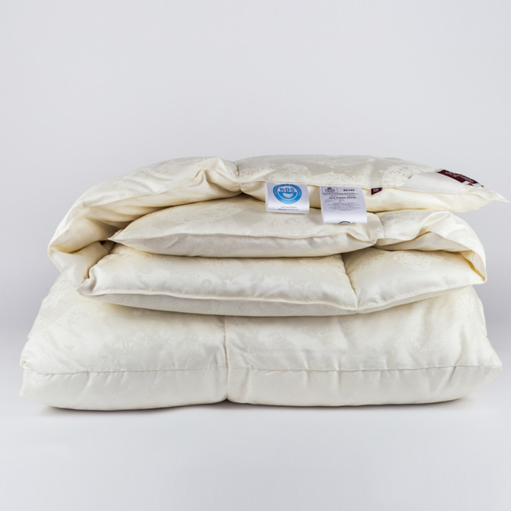 Одеяло 1,5 спальное 160х220 всесезонное Silk Down