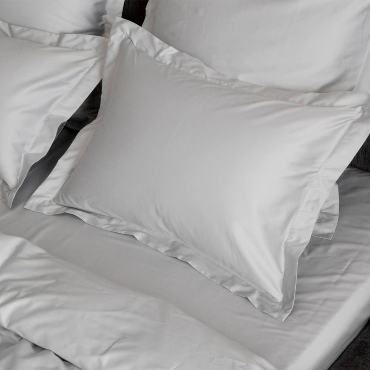Постельное белье семейное мако сатин Ash grey Allure Grass German Grass простынь на резинке 160х200х40