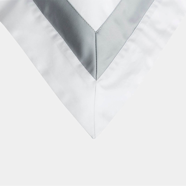 Наволочки мако-сатин 70х70 Ash grey Allure Grass German Grass с широкой отделкой