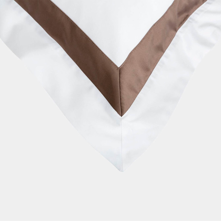 Наволочки мако-сатин 70х70 Alpine Brownie Allure Grass German Grass с широкой отделкой